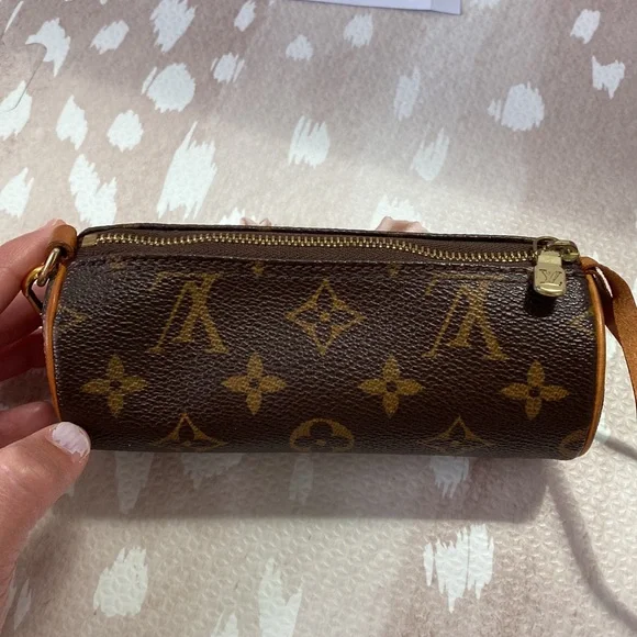 Louis Vuitton mini Papillon Pochette - Picture 9 of 13